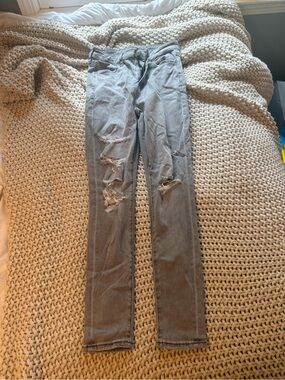 American Eagle Outfitters Gray Distressed Skinny Jeans